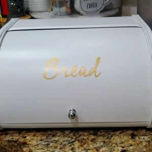 BREAD BOX